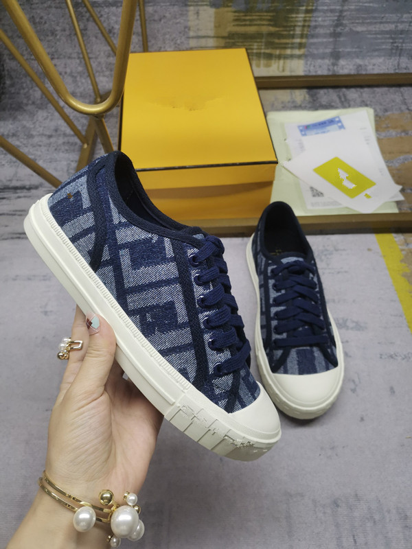 2023 Women Luxury Shoes Reflective Sneakers Designer Trainers Genuine Leather Fabric Runner Winter Fall 0516