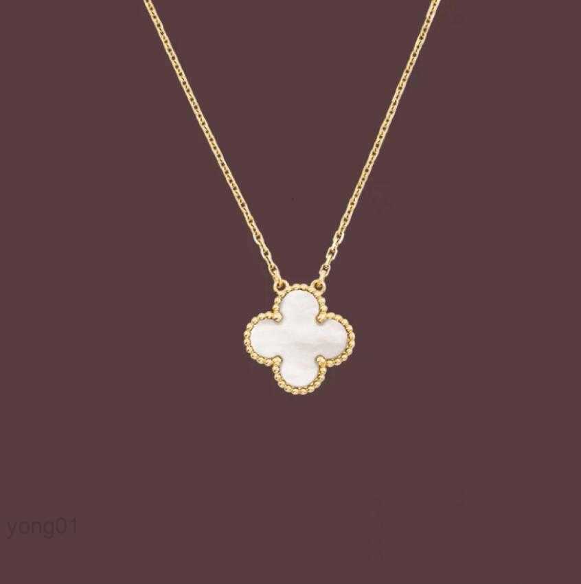 Classic Fashion Pendant Necklaces for Women Elegant 4/four Leaf Clover Locket Necklace Highly Quality Choker Chains Designer Jewelry 18k Plated Gold Girls
Classic Fashion Pendant Necklaces for Women Elegant 4/four Leaf Clover Locket Necklace Highly Quality Choker Chains Designer Jewelry 18k Plated Gold Girls