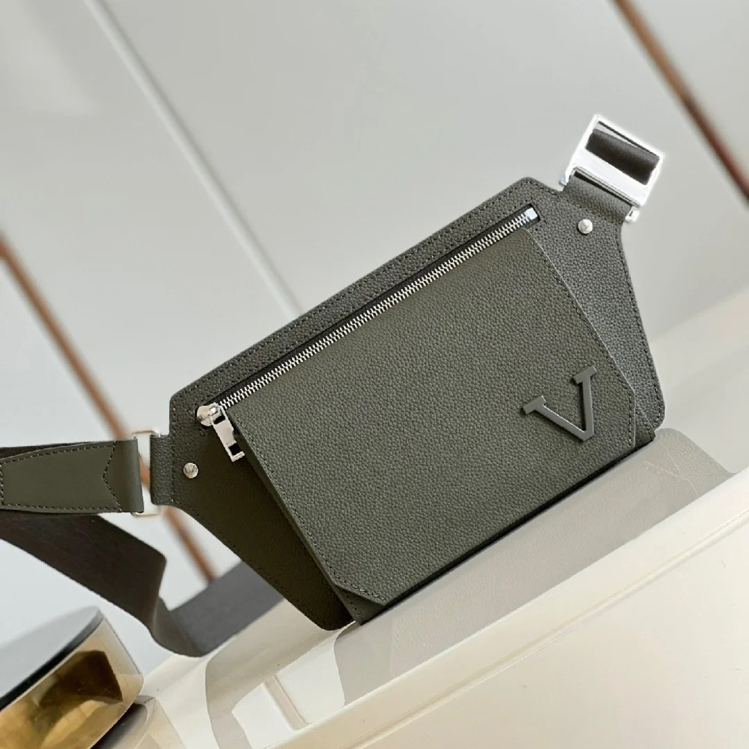 Top quality M57081 takeoff belt bag Womens tote clutch chest Waist bag mens Luxury fanny pack designer shoulder hand bag Genuine Leather Flip crossbody cosmetic bags, Army green
Top quality M57081 takeoff belt bag Womens tote clutch chest Waist bag mens Luxury fanny pack designer shoulder hand bag Genuine Leather Flip crossbody cosmetic bags, Army green
