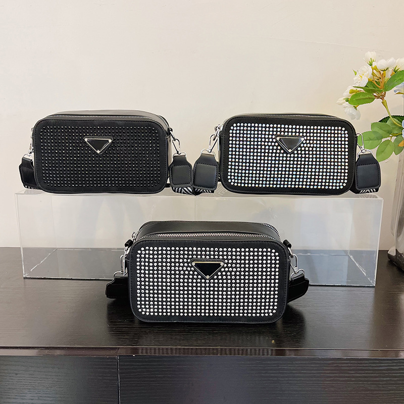 Summer's New Diamond-encrusted Camera Bag Simple Wide Shoulder Straps Shoulder Bags, Black
Summer's New Diamond-encrusted Camera Bag Simple Wide Shoulder Straps Shoulder Bags, Black
