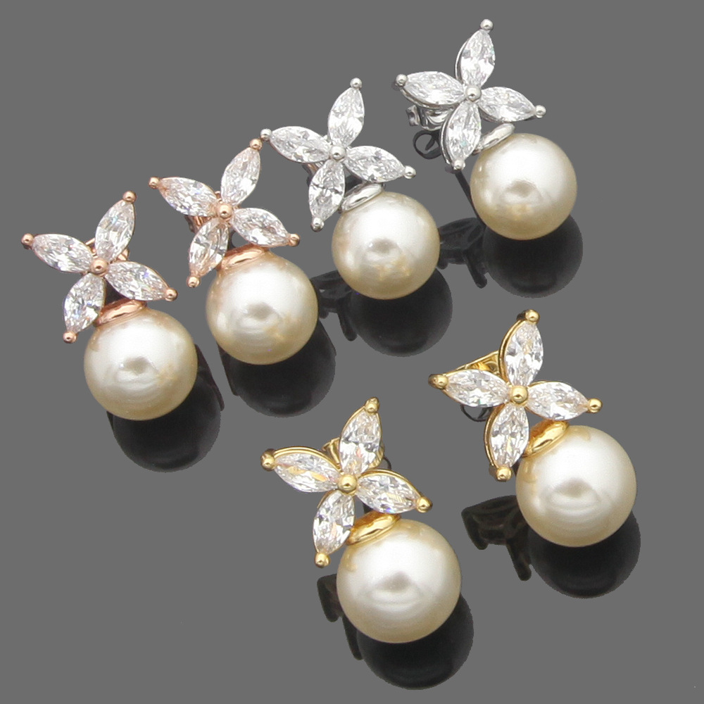 Women Design Luxury Stud Four Leaf Flower Earrings White Pearl T Letter 3 Colors Stainless Steel Jewelry
Women Design Luxury Stud Four Leaf Flower Earrings White Pearl T Letter 3 Colors Stainless Steel Jewelry