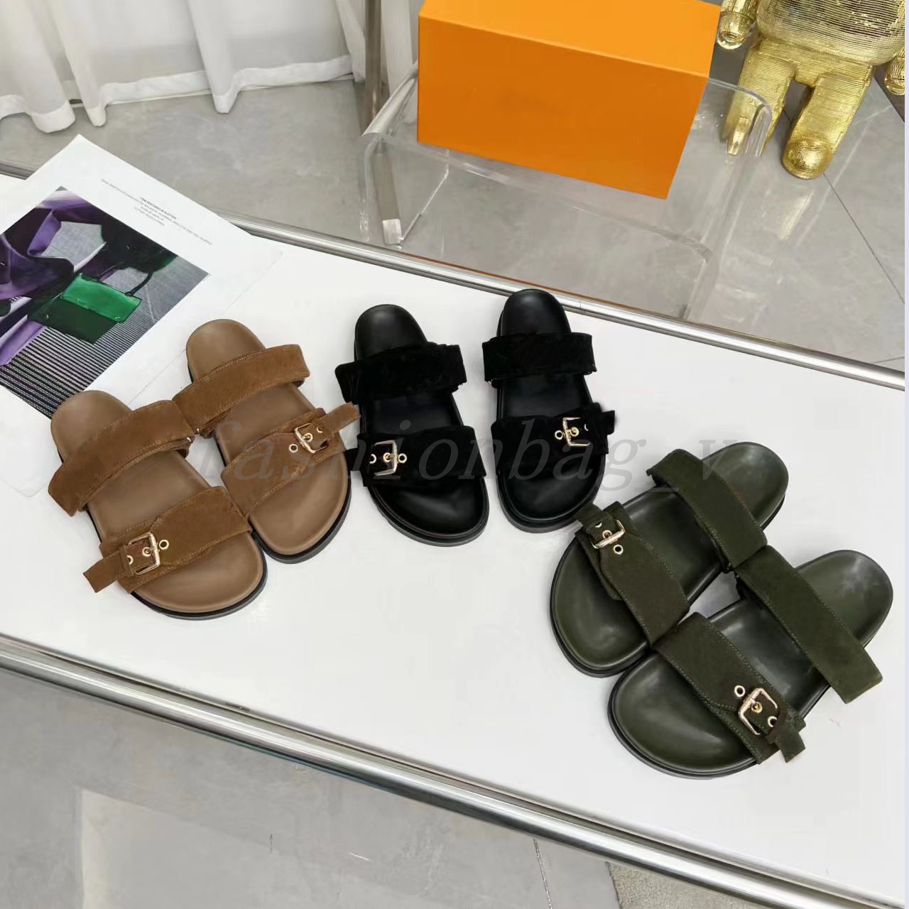Designer Sandals BOM DIA COMFORT Women Beach Sandals Flat Slides Brown Flower Leather Sandal Flap Adjusted Gold Buckles MULE slippers
Designer Sandals BOM DIA COMFORT Women Beach Sandals Flat Slides Brown Flower Leather Sandal Flap Adjusted Gold Buckles MULE slippers