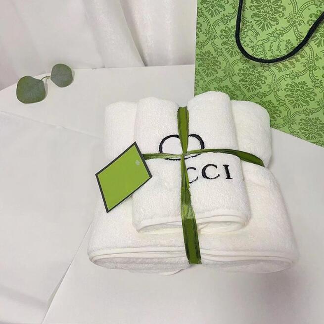 Designer Bath Towel Set Coral Velvet Fashion Towels Face Towels Luxury Unisex Absorbent Men Womens Wash Cloths Towel, Multicolor
Designer Bath Towel Set Coral Velvet Fashion Towels Face Towels Luxury Unisex Absorbent Men Womens Wash Cloths Towel, Multicolor