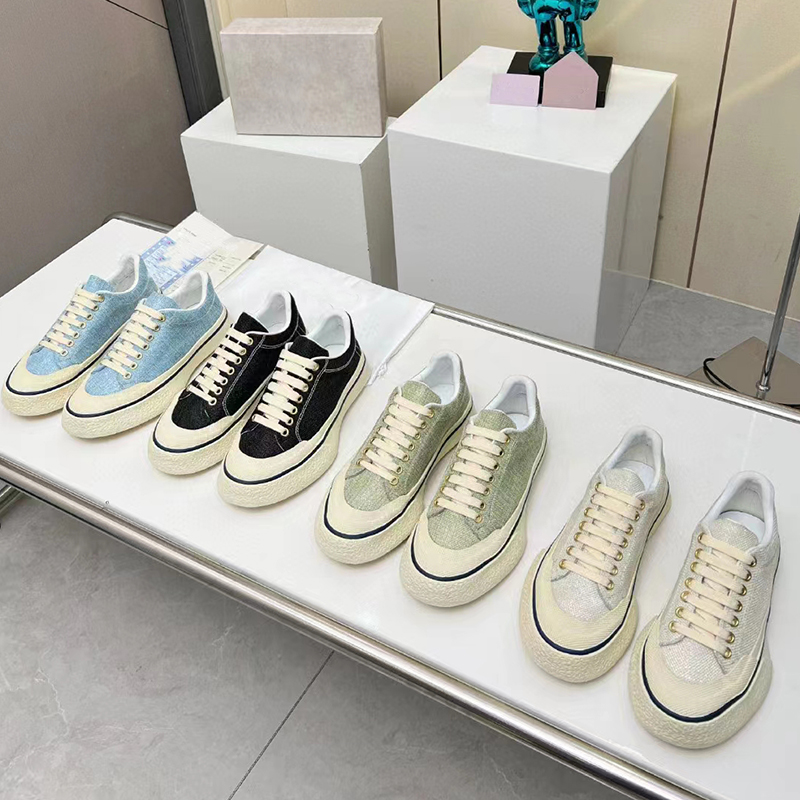 Designer casual shoes Luxury brand light tie canvas large head shoes fashion comfortable walking travel all-match women's sneakers Lady elegant style
Designer casual shoes Luxury brand light tie canvas large head shoes fashion comfortable walking travel all-match women's sneakers Lady elegant style