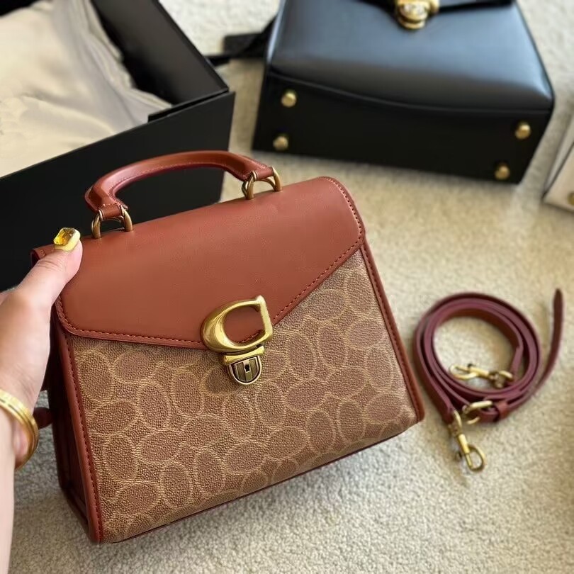 Women Famous Tabby Shoulder Crossbody Bags Hight Quality Designer Top Handle Handbags FELICIE Envelope Messenger Bag Totes Coch Ladies Purses Wallets
Women Famous Tabby Shoulder Crossbody Bags Hight Quality Designer Top Handle Handbags FELICIE Envelope Messenger Bag Totes Coch Ladies Purses Wallets
