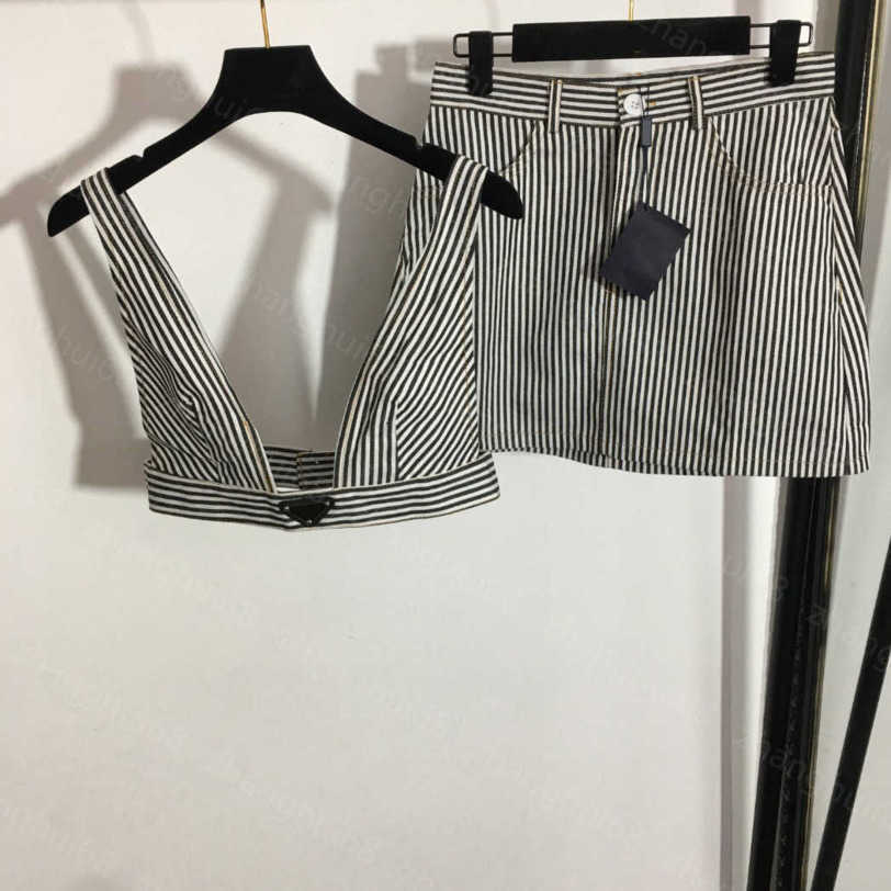23ss skirt set womens designer clothing Metal letter logo Striped Suspender Underwear High waisted denim short half skirt sets womens clothing a1