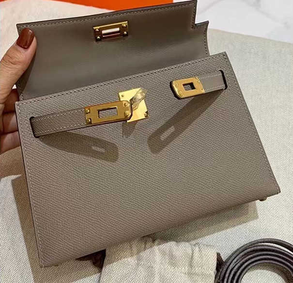 designer bag Top Quality totes fashion Luxury shoulder leather bag famous design Bag Lady handbag, Gray
designer bag Top Quality totes fashion Luxury shoulder leather bag famous design Bag Lady handbag, Gray