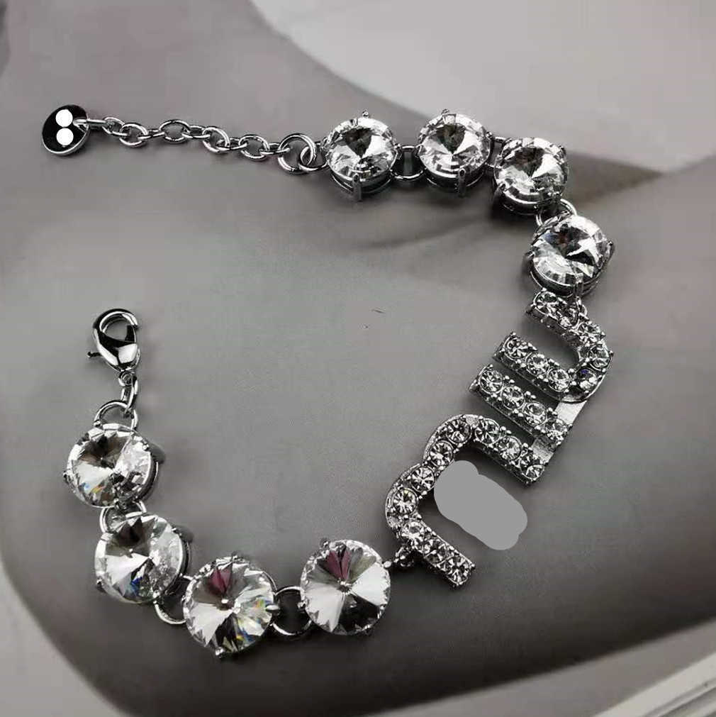 Bracelet Miu letter encrusted crystal zircon necklace personalized fashion advanced feeling adjustable full diamond bracelet
Bracelet Miu letter encrusted crystal zircon necklace personalized fashion advanced feeling adjustable full diamond bracelet