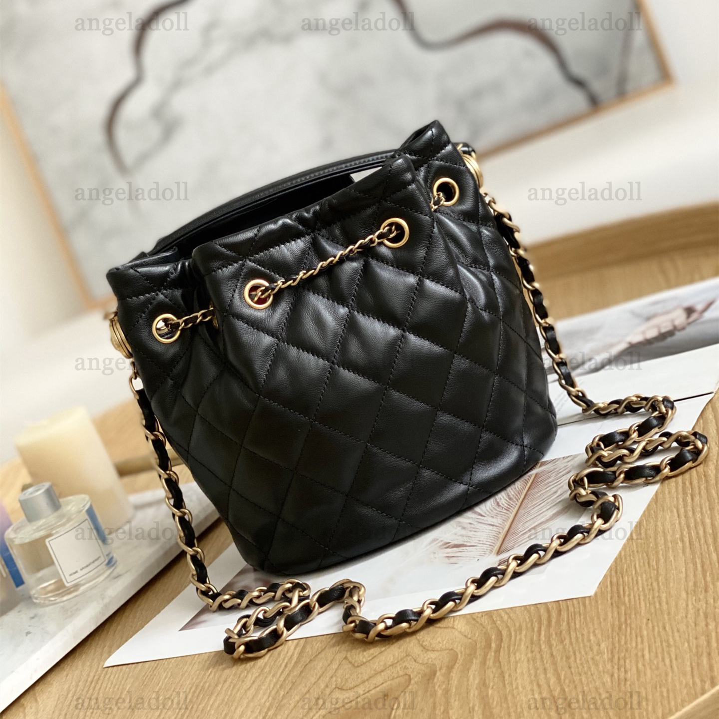 10A Mirror Quality Designers Small Bucket Bag Womens Real Leather Lambskin Quilted Purse Luxury Handle Handbag Crossbody Black Shoulder Strap Bag With Box, About 16x21x10cm gold
10A Mirror Quality Designers Small Bucket Bag Womens Real Leather Lambskin Quilted Purse Luxury Handle Handbag Crossbody Black Shoulder Strap Bag With Box, About 16x21x10cm gold