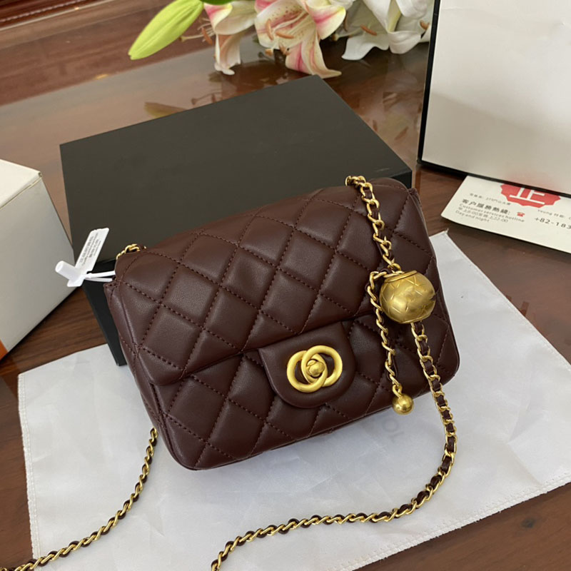 Bag New Designer Mini CF Handle Wallet On Chain Crossbody Adjustable Length Exquisite Retro Tote Bag Gold Matel Ball Lambskin Handbag Shopping Bags Size 17x12cm, Gray 17x12cm
Bag New Designer Mini CF Handle Wallet On Chain Crossbody Adjustable Length Exquisite Retro Tote Bag Gold Matel Ball Lambskin Handbag Shopping Bags Size 17x12cm, Gray 17x12cm