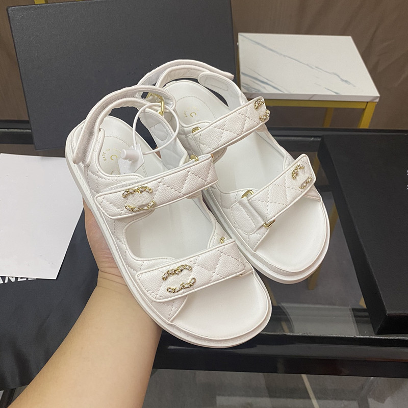new brand designer Channel women's sandals High quality female slippers Calfskin brand shoes Summer beach designer 2C slippers Channel adjustable buckle flat shoes, Logo c h a n e l high quality
new brand designer Channel women's sandals High quality female slippers Calfskin brand shoes Summer beach designer 2C slippers Channel adjustable buckle flat shoes, Logo c h a n e l high quality