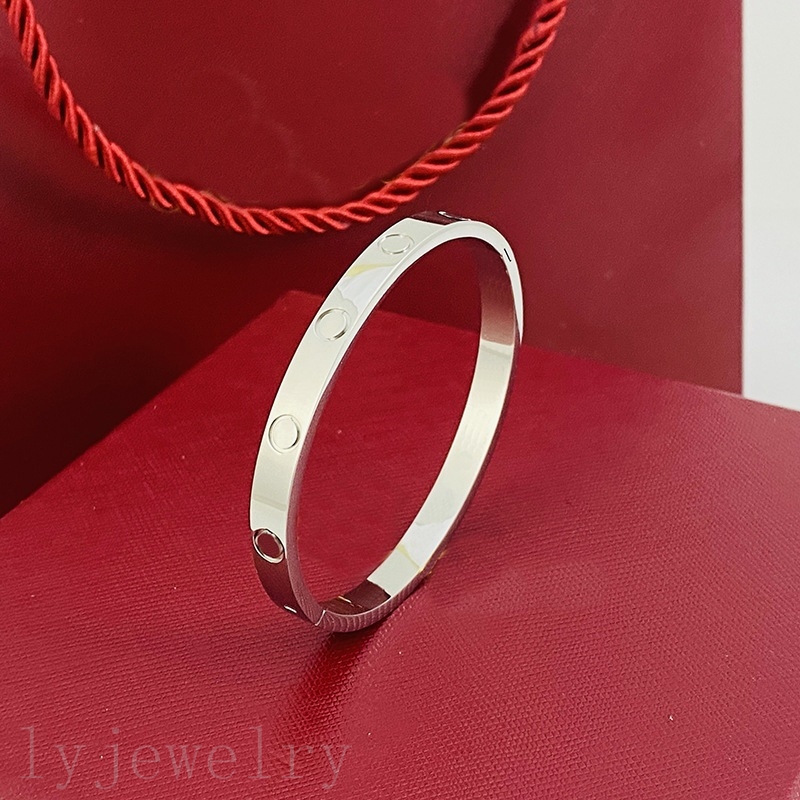 Love womens men designer bracelet cuff luxury jewelry splice design diamonds inlay bracelets silver gold plated love bangle present charming ZB061 E23
Love womens men designer bracelet cuff luxury jewelry splice design diamonds inlay bracelets silver gold plated love bangle present charming ZB061 E23