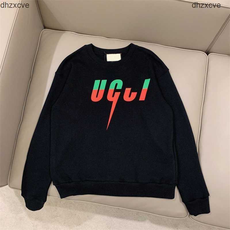 Designer Hoodie Ess Warm Hooded Sweater Suit Mens Womens Fashion Streetwear Pullover Sweatshirts Loose Hoodies Lovers Tops Clothing 3EAS
Designer Hoodie Ess Warm Hooded Sweater Suit Mens Womens Fashion Streetwear Pullover Sweatshirts Loose Hoodies Lovers Tops Clothing 3EAS