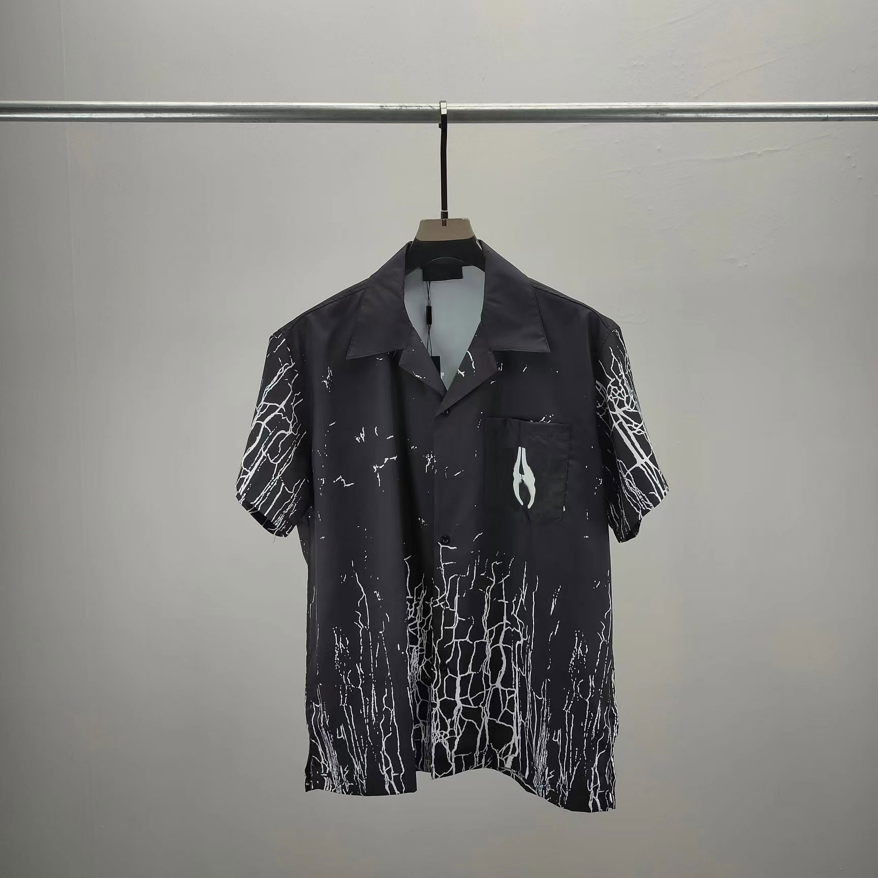 2023 Designers T-shirts Men's Casual Shirts summer Women Fashion Chest Full print Letter Shirt Casual Luxurys Clothing Short Sleeve Hip hop Tops Fit tide brand M-3XL
2023 Designers T-shirts Men's Casual Shirts summer Women Fashion Chest Full print Letter Shirt Casual Luxurys Clothing Short Sleeve Hip hop Tops Fit tide brand M-3XL