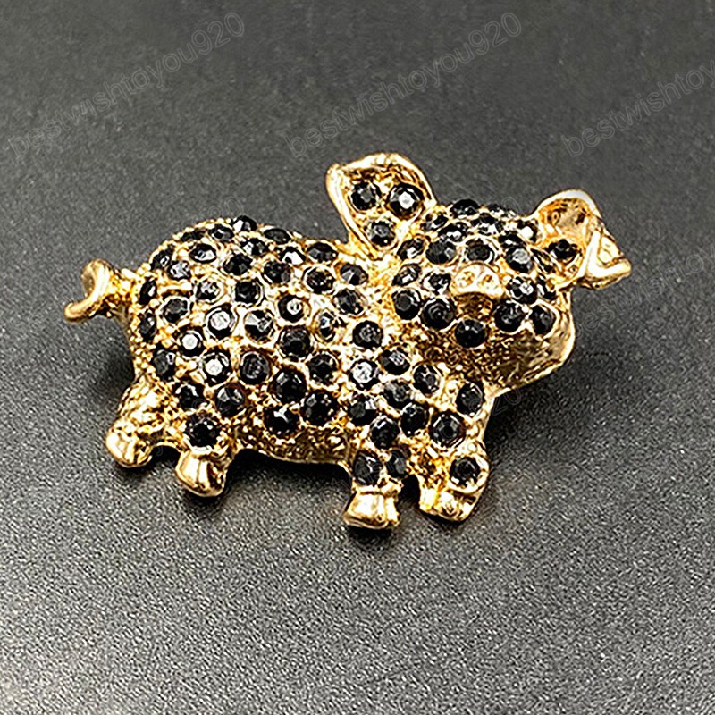 Cartoon Pig Brooches Pin for Women Cute Rhinestone Crystal Little Pig Lapel Pin Backpack Animal Jewelry Gift