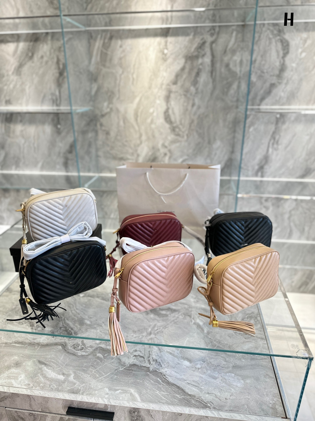 Fashion Luxury Bag Women's Shoulder Bag Chain Bag Crossbody Bag Designer Bag Belt Packaging, Khaki
Fashion Luxury Bag Women's Shoulder Bag Chain Bag Crossbody Bag Designer Bag Belt Packaging, Khaki