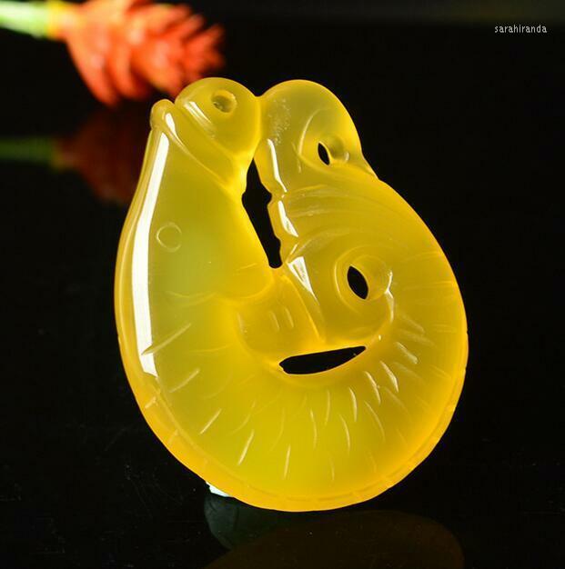 Pendant Necklaces Natural Jade Yellow Chalcedony Agate Double Sided Fish Statue Necklace
Pendant Necklaces Natural Jade Yellow Chalcedony Agate Double Sided Fish Statue Necklace