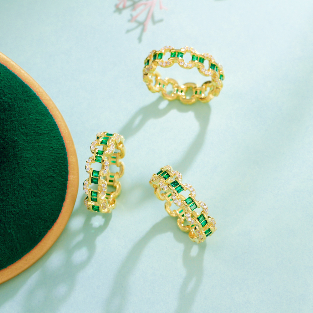 Ins Sparkling Wedding Rings Luxury Jewelry 18K Gold Fill Emerald CZ Diamond Top Sell Gemstones Party Women Eternity Engagement Band Ring For Lover Gif