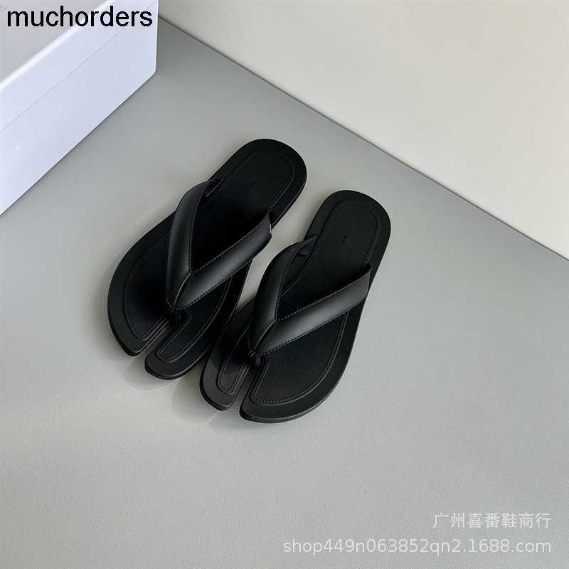 Creative split toe flat sandals Spring/Summer 2023 flip-flops Sandal sandals on beach Solid color original logo women's shoes, Gray
Creative split toe flat sandals Spring/Summer 2023 flip-flops Sandal sandals on beach Solid color original logo women's shoes, Gray
