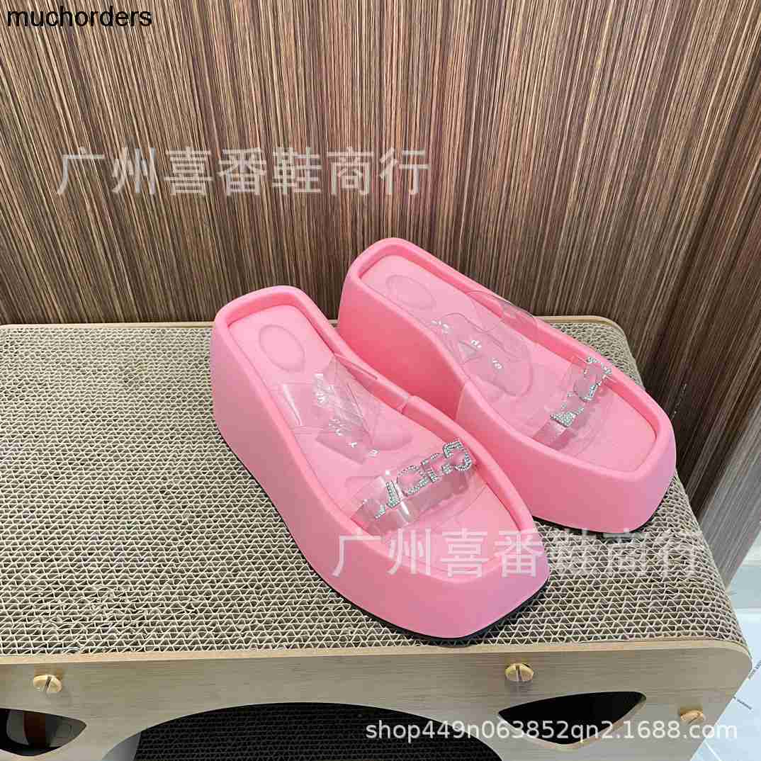Water Diamond Letter Thick Sole Slippers 2023 Spring/Summer Fashion Style Square Head One Line Slippers Transparent Upper Women's Shoes, Pink
Water Diamond Letter Thick Sole Slippers 2023 Spring/Summer Fashion Style Square Head One Line Slippers Transparent Upper Women's Shoes, Pink