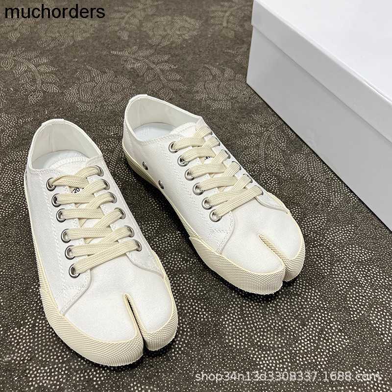 Guangzhou High Quality Split Toe Shoes Women's Early Spring 2023 New Casual Lace up Biscuit Shoes Low Top Pig Feet Canvas Shoes, Black splash
Guangzhou High Quality Split Toe Shoes Women's Early Spring 2023 New Casual Lace up Biscuit Shoes Low Top Pig Feet Canvas Shoes, Black splash