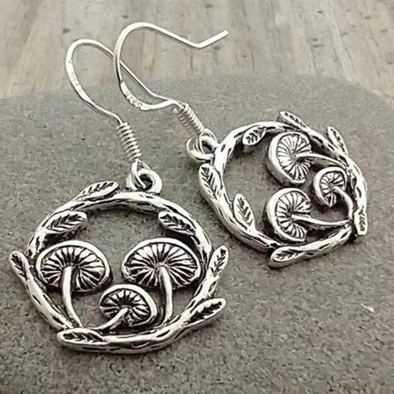 Dangle Earrings Creative Personality Cute Three Mushroom Pendant Retro Ladies Charm Women Vintage Jewelry
Dangle Earrings Creative Personality Cute Three Mushroom Pendant Retro Ladies Charm Women Vintage Jewelry