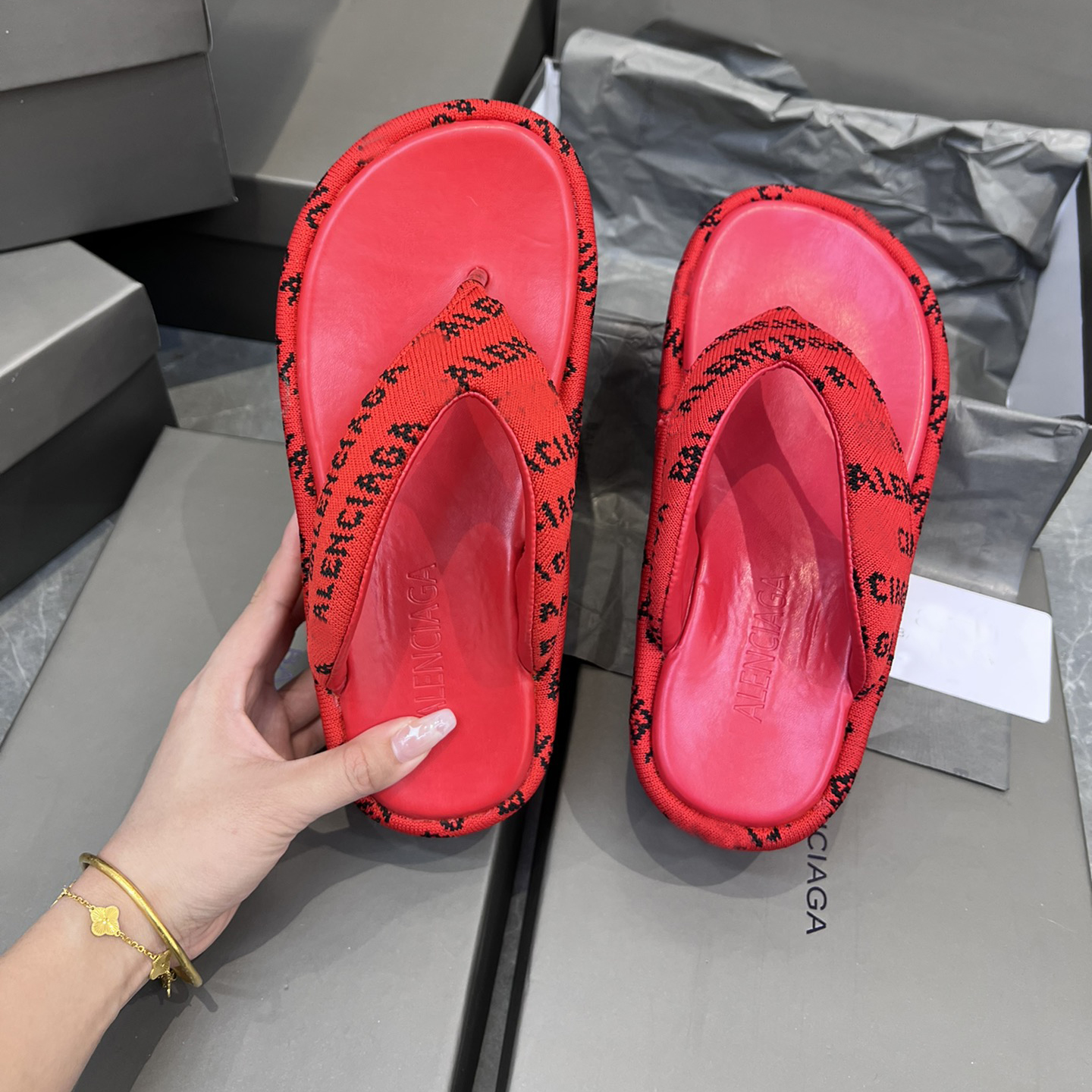Designer Slippers Triangle Buckle Raffia Straw Espadrilles Women Thick bottom Sandals Slip On Mules Slides lady Platform Wedges Square Toe Flip Flops Pool Slides, #1
Designer Slippers Triangle Buckle Raffia Straw Espadrilles Women Thick bottom Sandals Slip On Mules Slides lady Platform Wedges Square Toe Flip Flops Pool Slides, #1