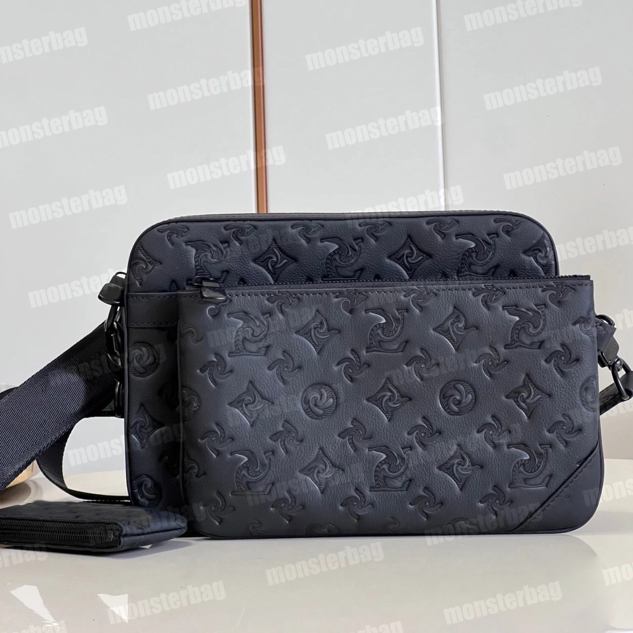 Trio Messenger Bag Crossbody Mens Bags Designer Luxury Wallet Business Work Beach High Quality Reverse 3 Piece Leather Canvas Man M69443, Color 7
Trio Messenger Bag Crossbody Mens Bags Designer Luxury Wallet Business Work Beach High Quality Reverse 3 Piece Leather Canvas Man M69443, Color 7