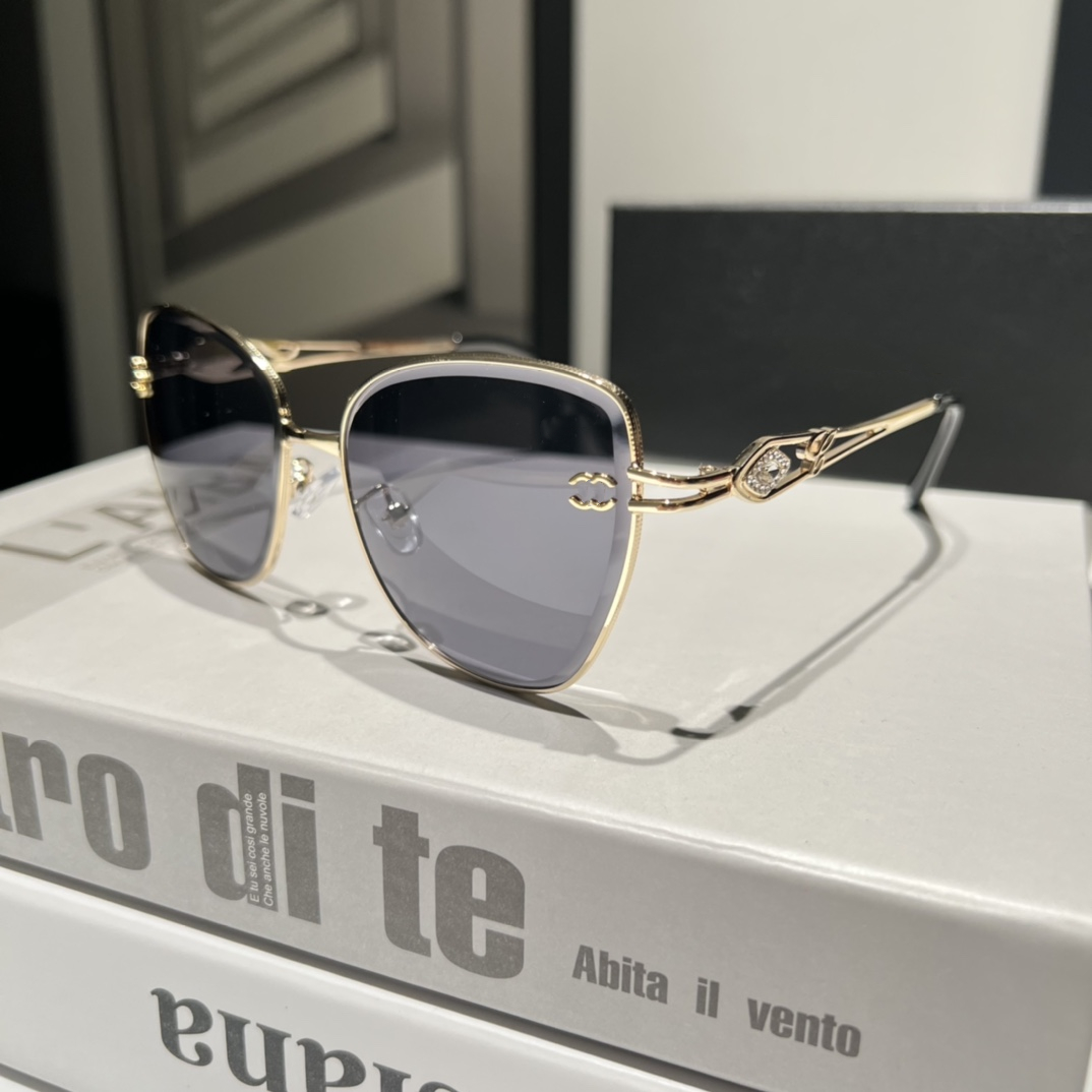 Top New luxury polarized Sunglasses polaroid lens designer womens Mens Goggle senior Eyewear For Women eyeglasses frame Vintage Metal Sun Glasses With Box 8512
Top New luxury polarized Sunglasses polaroid lens designer womens Mens Goggle senior Eyewear For Women eyeglasses frame Vintage Metal Sun Glasses With Box 8512