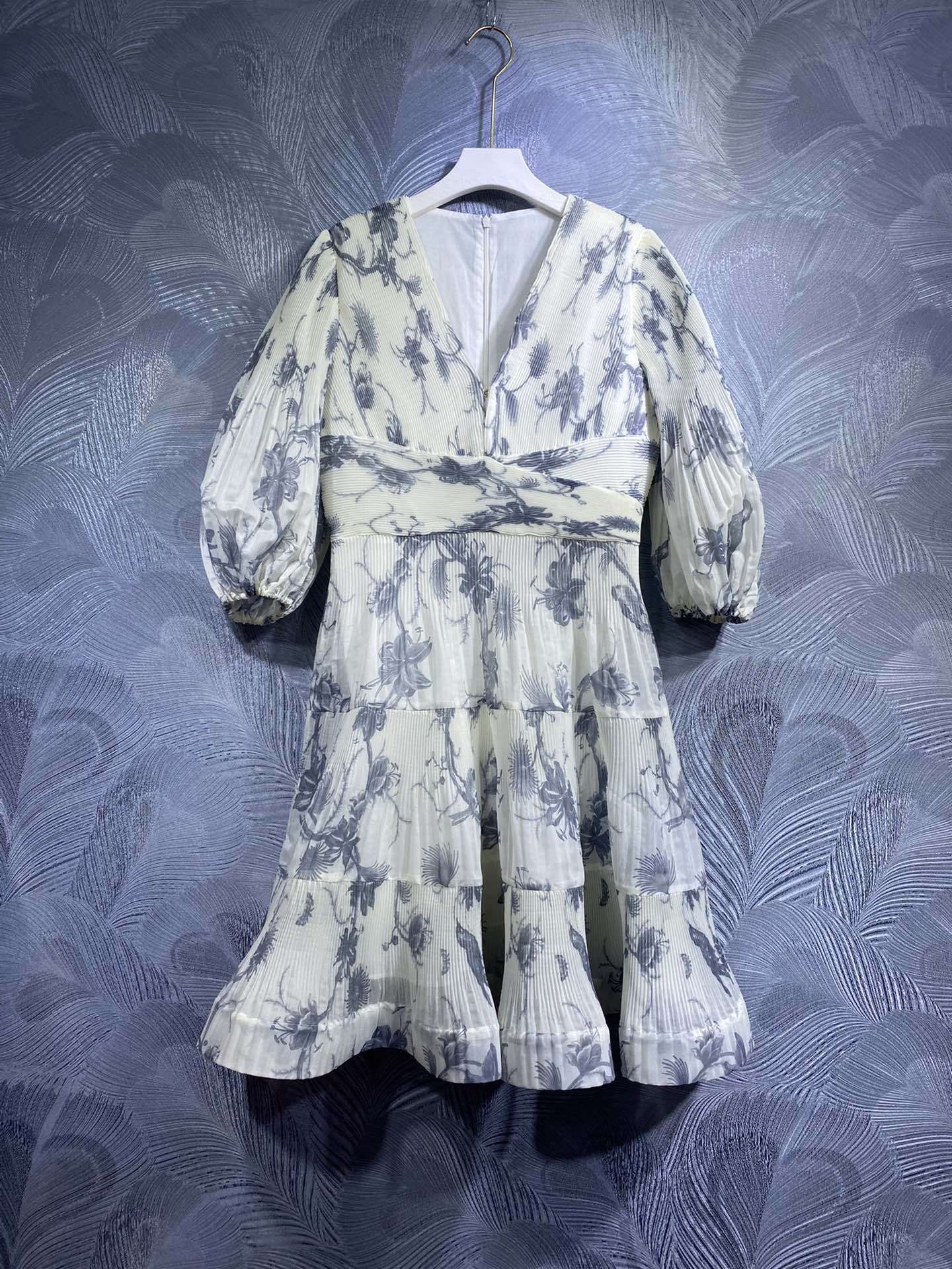Summer 2023 New Dress with Bubble Sleeve Ruffles for Women's Dress Fashionable, Beautiful, Colorful, Sexy, Slim Fit Short Skirt, Multi
Summer 2023 New Dress with Bubble Sleeve Ruffles for Women's Dress Fashionable, Beautiful, Colorful, Sexy, Slim Fit Short Skirt, Multi