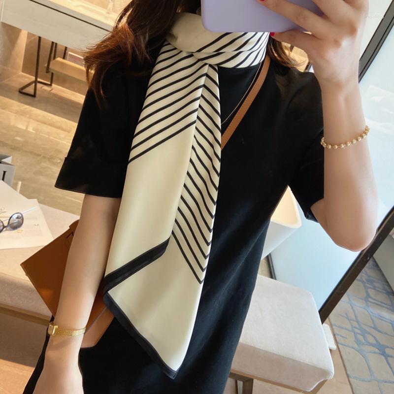 Scarves Korean Style Black White Stripes Square Towel Fashion Simplicity Satin Scarf Simulated Silk 90 CM Comfortable Women Shawl B16
Scarves Korean Style Black White Stripes Square Towel Fashion Simplicity Satin Scarf Simulated Silk 90 CM Comfortable Women Shawl B16