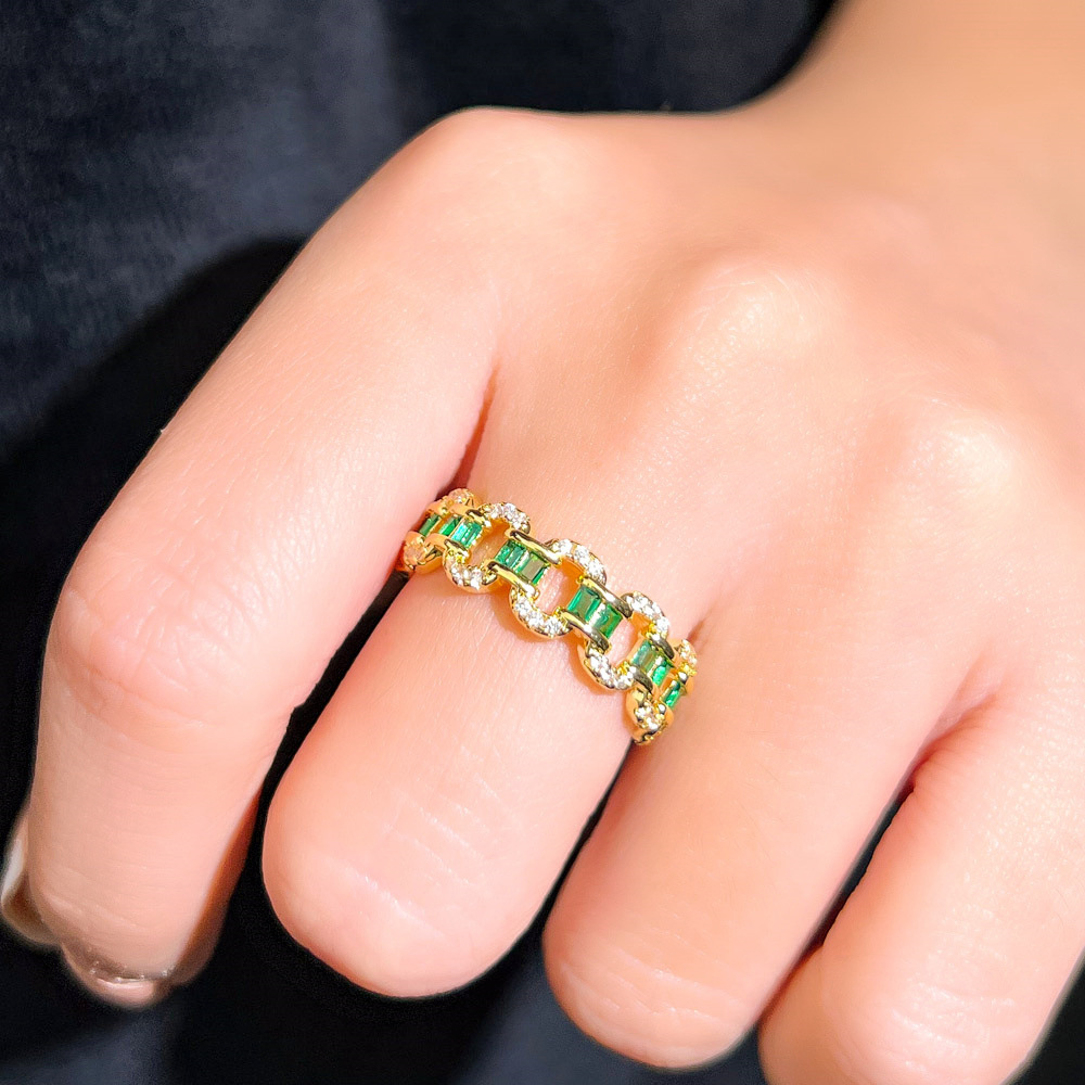 Ins Sparkling Wedding Rings Luxury Jewelry 18K Gold Fill Emerald CZ Diamond Top Sell Gemstones Party Women Eternity Engagement Band Ring For Lover Gif