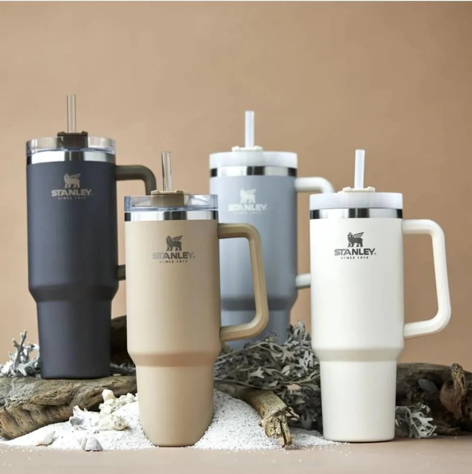 Stock Stanley 40oz Mug Tumbler With Handle Insulated Tumblers Lids Straw Stainless Steel Coffee Termos Cup With logo
Stock Stanley 40oz Mug Tumbler With Handle Insulated Tumblers Lids Straw Stainless Steel Coffee Termos Cup With logo