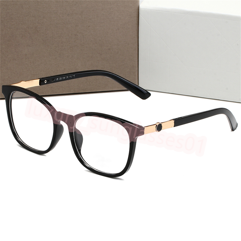 Sunglasses 5504 Retro Rectangle Women and men Designer Vintage Small Frame Sun Glasses Ladies Classic Black Square SolSunglasses luxury
Sunglasses 5504 Retro Rectangle Women and men Designer Vintage Small Frame Sun Glasses Ladies Classic Black Square SolSunglasses luxury