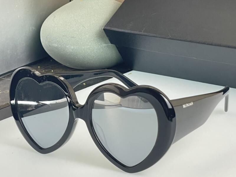 5A Eyeglasses BB BB0208S BB00788S Eyewear Discount Designer Sunglasses For Men Women 100% UVA/UVB With Glasses Bag Box Fendave
5A Eyeglasses BB BB0208S BB00788S Eyewear Discount Designer Sunglasses For Men Women 100% UVA/UVB With Glasses Bag Box Fendave
