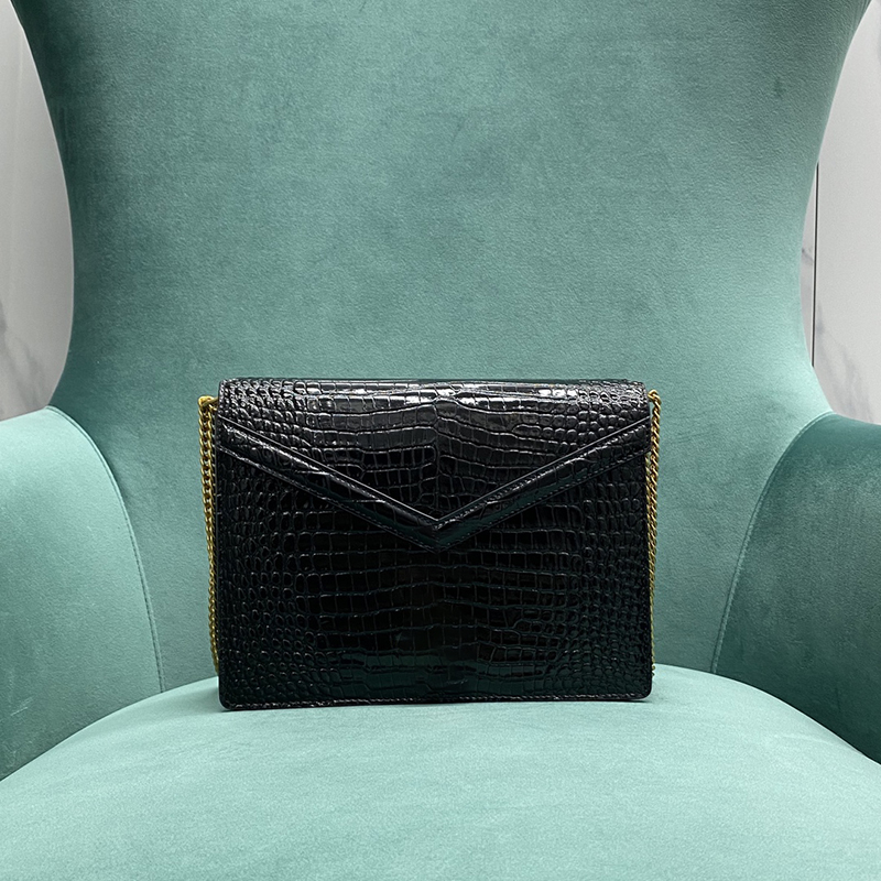 Designer Chain Bag Luxury Shoulder Handbag Genuine Leather Underarm Bag 22CM High Imitation Evening Bag With Box ZY019
Designer Chain Bag Luxury Shoulder Handbag Genuine Leather Underarm Bag 22CM High Imitation Evening Bag With Box ZY019