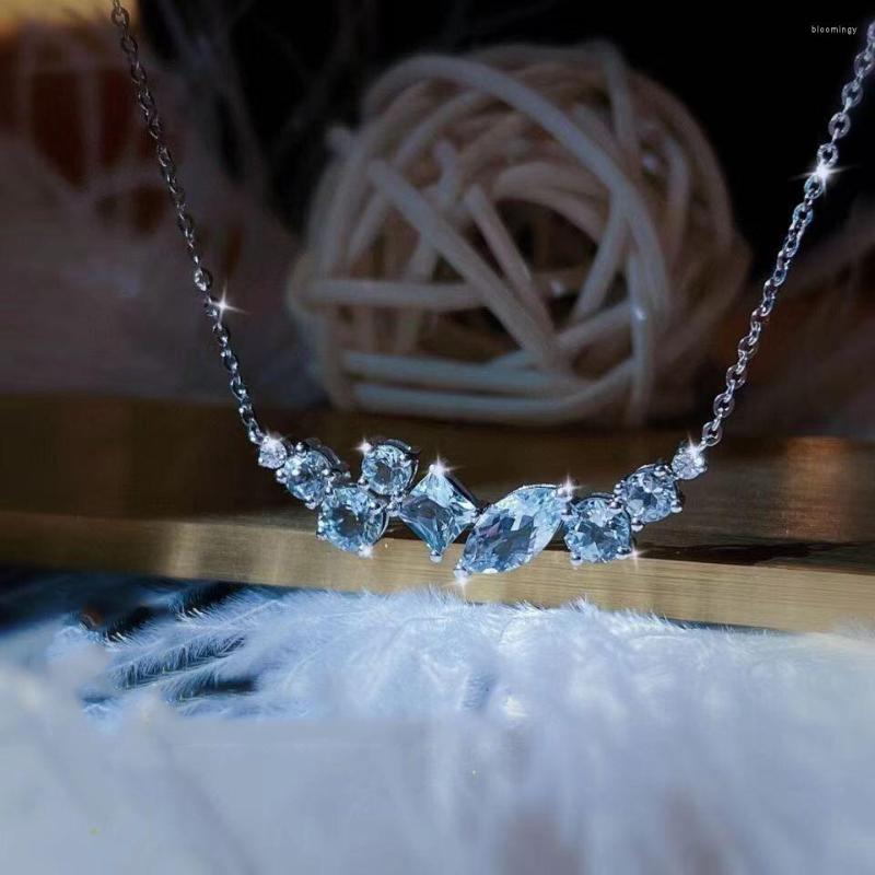 Pendant Necklaces Brillian Noble Geometry Zircon Women's Necklace Clavicle Chain Jewelry Wedding Dance Friends Gift O -
Pendant Necklaces Brillian Noble Geometry Zircon Women's Necklace Clavicle Chain Jewelry Wedding Dance Friends Gift O -