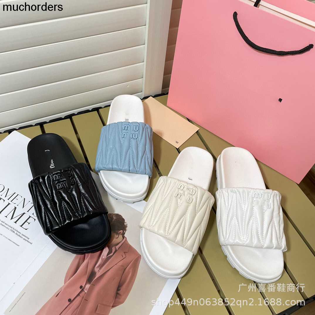 M/miu Family Spring/Summer One line Thick Bottom Slippers 2023 New Wrinkled Leather Knitted Color Matching Original Standard Women's Shoes, White2
M/miu Family Spring/Summer One line Thick Bottom Slippers 2023 New Wrinkled Leather Knitted Color Matching Original Standard Women's Shoes, White2