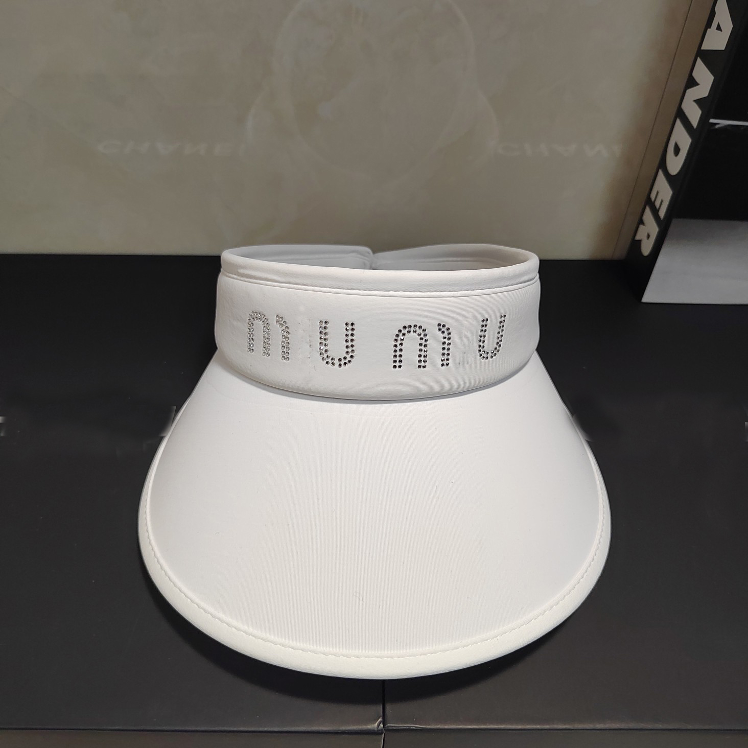 Miu Letter Large brim Female Open Top Duck Tongue Hat Designer Beanie Cap Outdoor Sun Hat
Miu Letter Large brim Female Open Top Duck Tongue Hat Designer Beanie Cap Outdoor Sun Hat