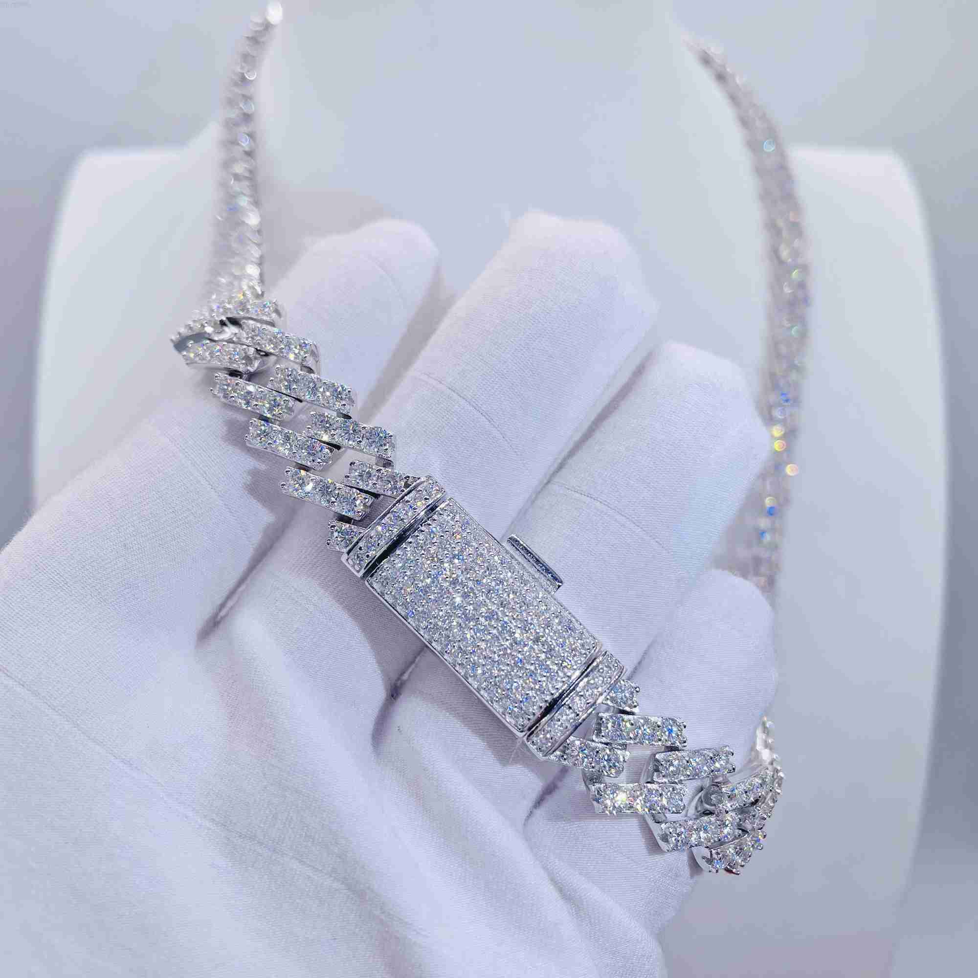 Hip hop chain moissanite clasp 13mm 925 sterling silver cuban link chain mens necklace chain
Hip hop chain moissanite clasp 13mm 925 sterling silver cuban link chain mens necklace chain