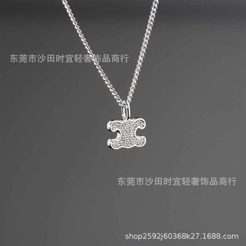 Arc de Triomphe Pendant with Necklace CE Small Super Sparkling Zircon Earrings Full Diamond Earhook 2022
Arc de Triomphe Pendant with Necklace CE Small Super Sparkling Zircon Earrings Full Diamond Earhook 2022