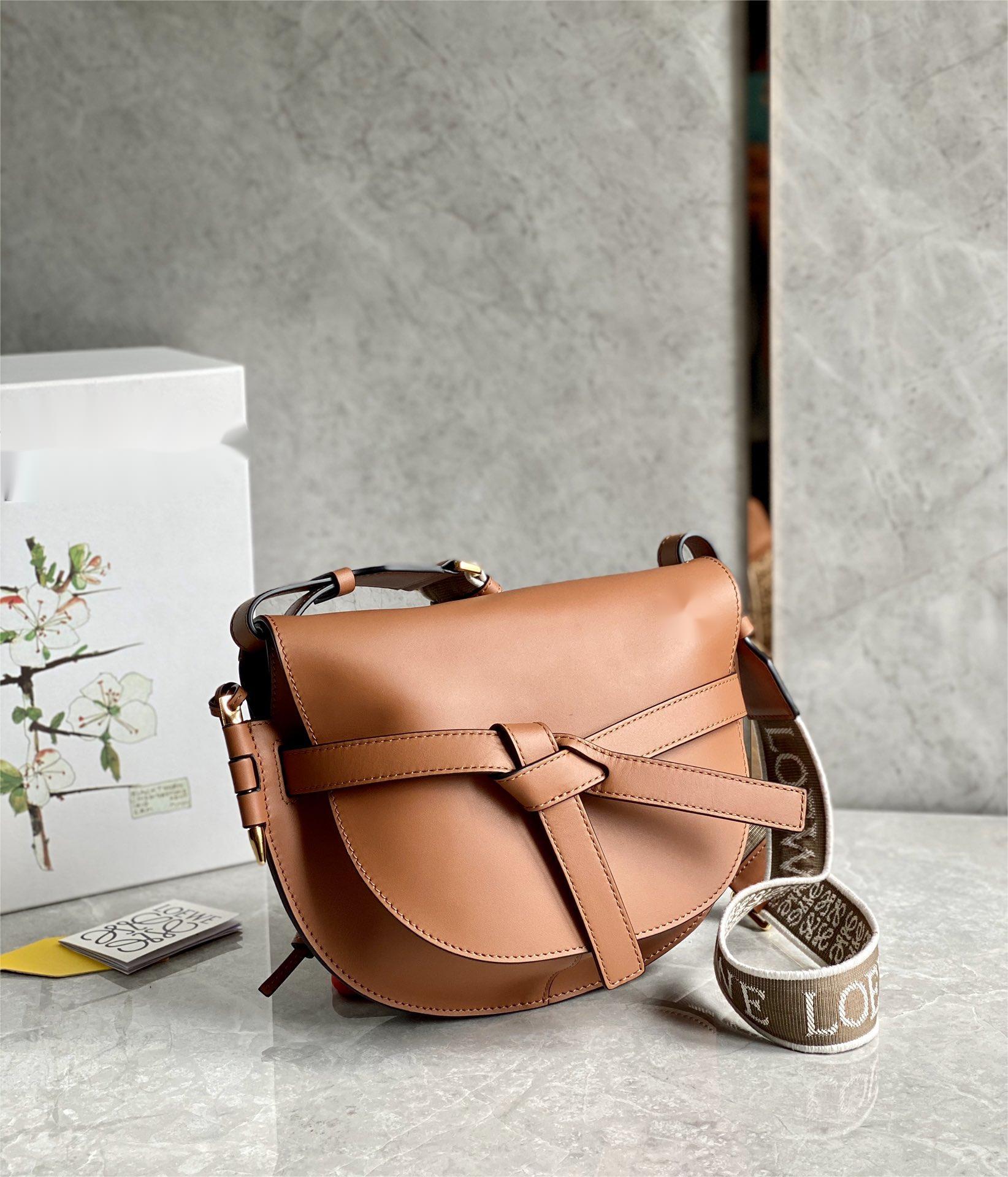 Fashion Gate Bow Bag High Quality Genuine Leather Bag Design Saddle Bag Shoulder Bag Designer Bag Luxury handbag Wide Shoulder Strap Two Sizes, Color6
Fashion Gate Bow Bag High Quality Genuine Leather Bag Design Saddle Bag Shoulder Bag Designer Bag Luxury handbag Wide Shoulder Strap Two Sizes, Color6