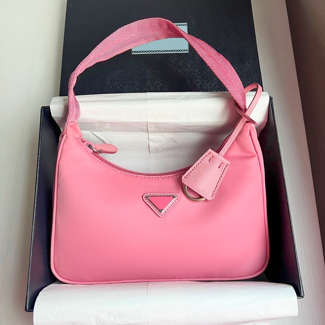 re edition nylon shoulder underarm bag Womens mens cleo Saffiano triangle crossbody bags luxurys prad handbag purse fashion small beach white canvas tote Clutch Bag, New nylon-black
re edition nylon shoulder underarm bag Womens mens cleo Saffiano triangle crossbody bags luxurys prad handbag purse fashion small beach white canvas tote Clutch Bag, New nylon-black