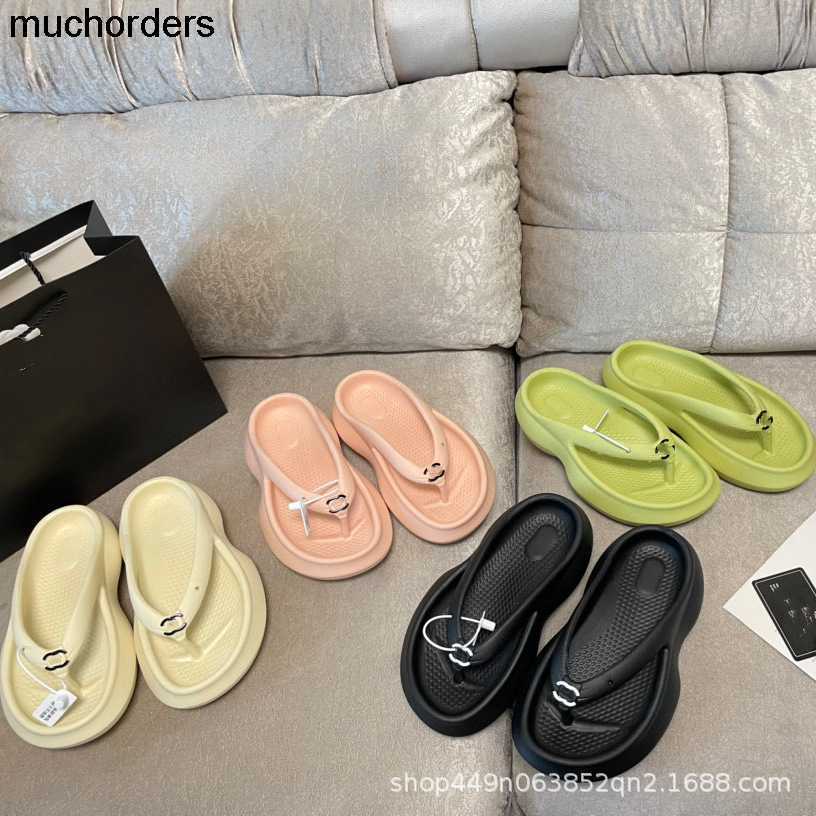 Xiaoxiang Family Pintoed flip-flops 2023 Summer New Candy Color Bubble Soft Bottom Sanded Lovers' Best Friend Slippers, Black
Xiaoxiang Family Pintoed flip-flops 2023 Summer New Candy Color Bubble Soft Bottom Sanded Lovers' Best Friend Slippers, Black