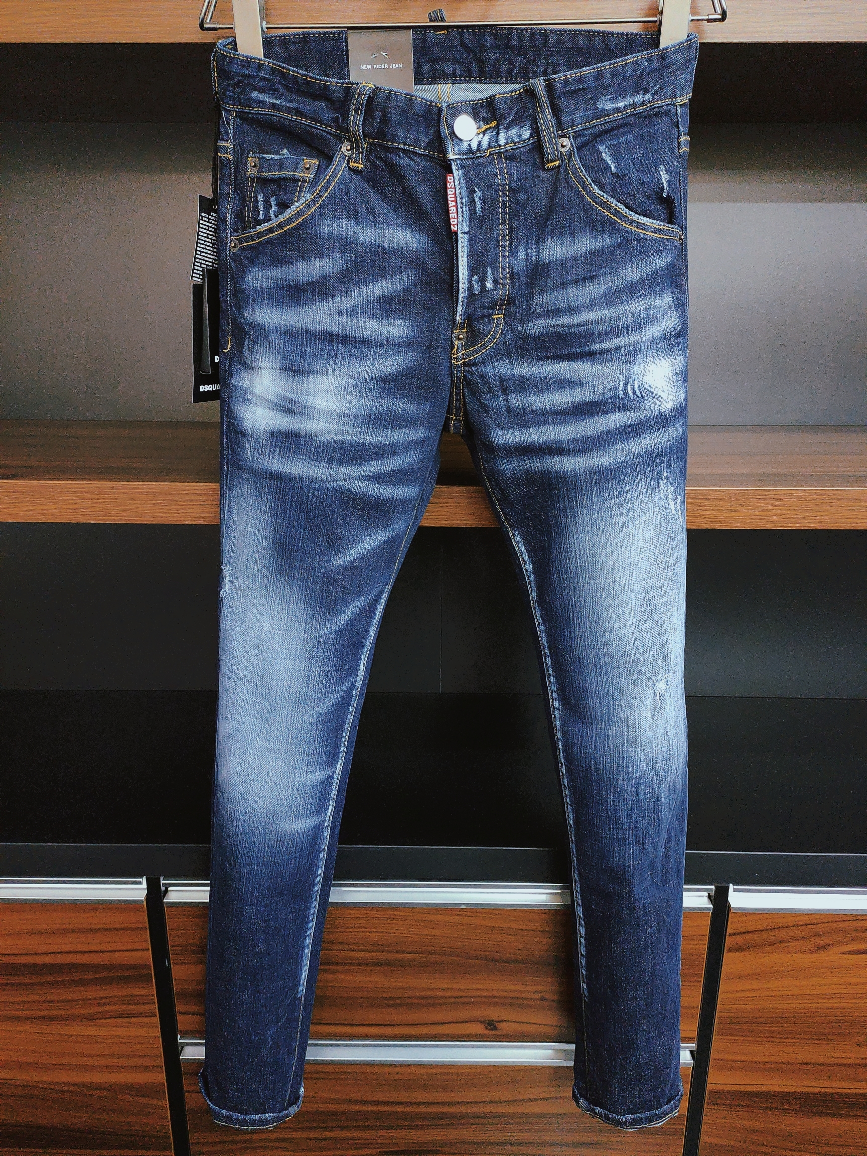 New fashion dsquared2 dsq2 d2 icon brand European Italy Men's slim dsq jeans pants mens denim trousers zipper blue hole Pencil Pants jeans for men 9811, Multi
New fashion dsquared2 dsq2 d2 icon brand European Italy Men's slim dsq jeans pants mens denim trousers zipper blue hole Pencil Pants jeans for men 9811, Multi