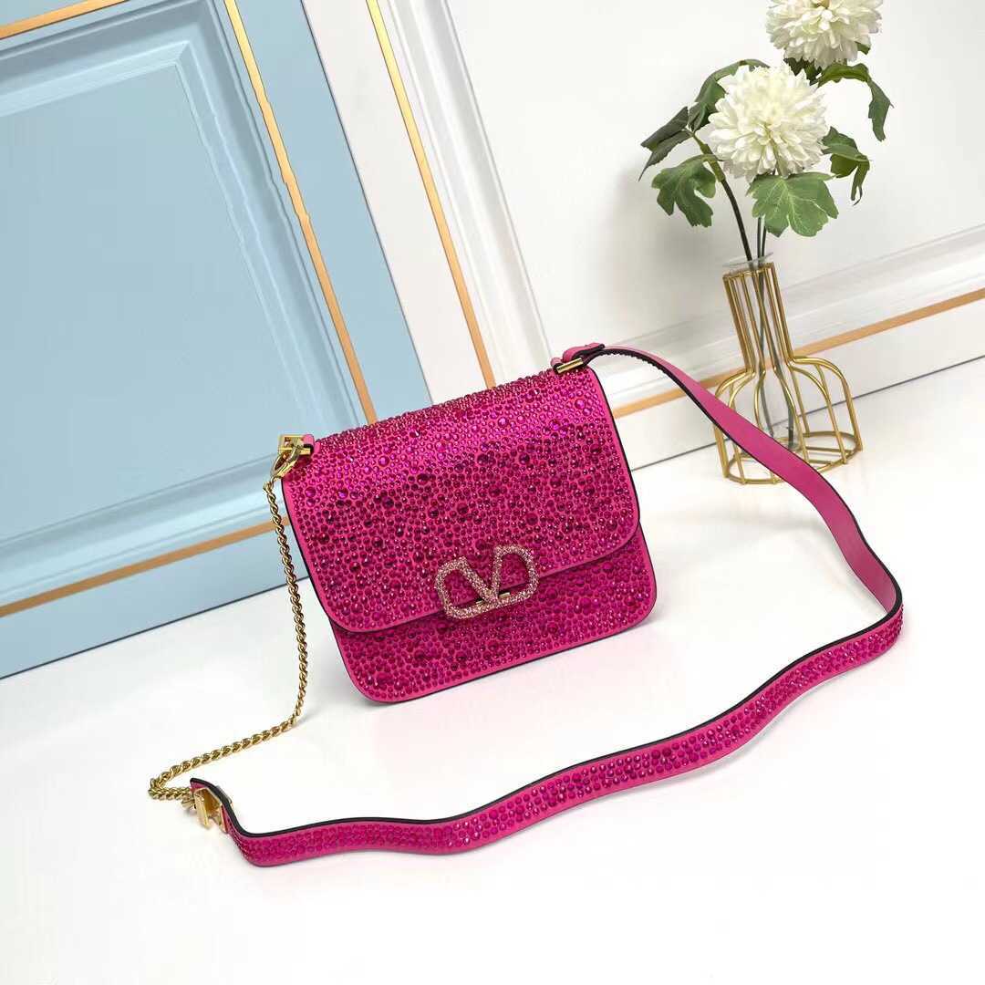 Women Beach Bags Crossbody Designer Valentino Bag Saddle Handbag Purse Wallet Bagpack Puff 2023 New Crystal Handbags, Rose red
Women Beach Bags Crossbody Designer Valentino Bag Saddle Handbag Purse Wallet Bagpack Puff 2023 New Crystal Handbags, Rose red