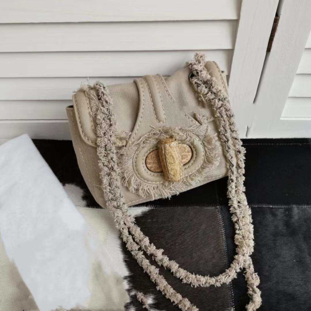 New Shoulder Bags Fashion Versatile Grinding Flower Contrast Color Design Medieval Linen Pig Nose Bag Wandering Backpack for Women 230523