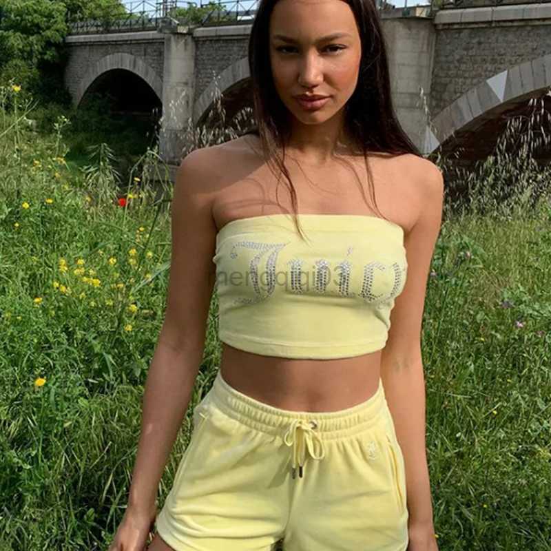 Women' Tracksuits Juicy Apple Velvet 2 Pieces Sexy Fashion Tube Crop Top Casual Drstring Shorts Set Loose Women Summer Clothes Tracksuit Y23, Blue
Women' Tracksuits Juicy Apple Velvet 2 Pieces Sexy Fashion Tube Crop Top Casual Drstring Shorts Set Loose Women Summer Clothes Tracksuit Y23, Blue