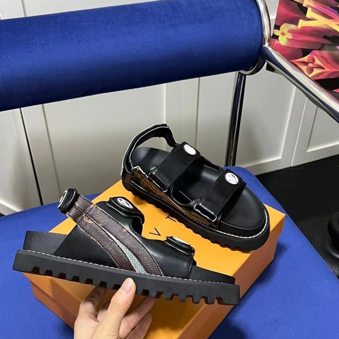 classics designer sandals woman slippers fashion Sandals Beach Thick bottom slipper Luxury platform Alphabet lady Leather Flats fashion Old flower shoes Ladies
classics designer sandals woman slippers fashion Sandals Beach Thick bottom slipper Luxury platform Alphabet lady Leather Flats fashion Old flower shoes Ladies