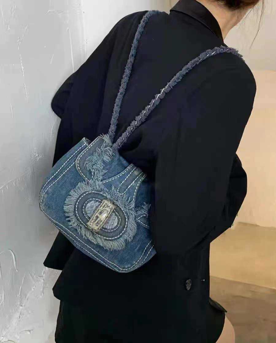 New Shoulder Bags Fashion Versatile Grinding Flower Contrast Color Design Medieval Linen Pig Nose Bag Wandering Backpack for Women 230523